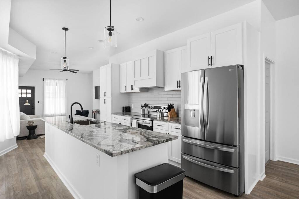 Cozysuites 3Br Arsenal Heights Indy Индианаполис Экстерьер фото
