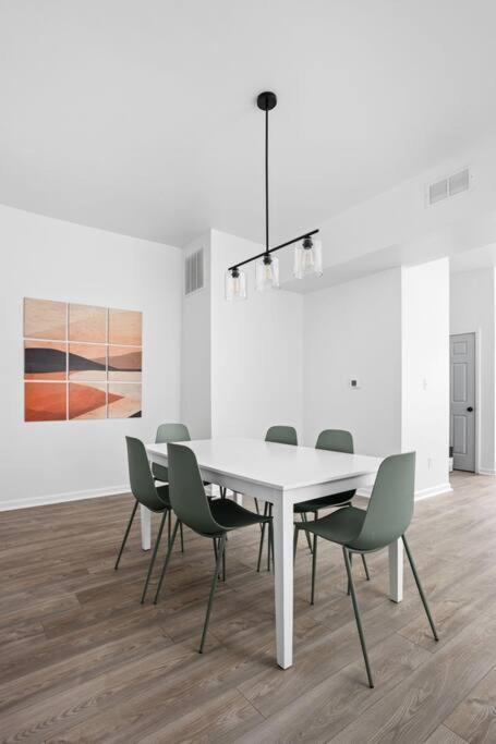 Cozysuites 3Br Arsenal Heights Indy Индианаполис Экстерьер фото