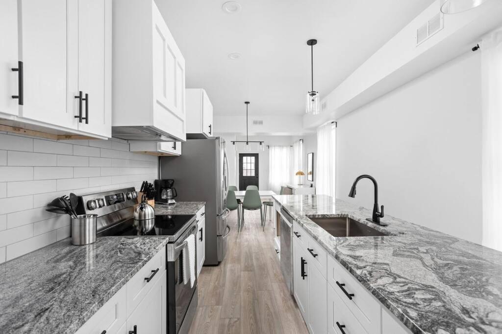 Cozysuites 3Br Arsenal Heights Indy Индианаполис Экстерьер фото